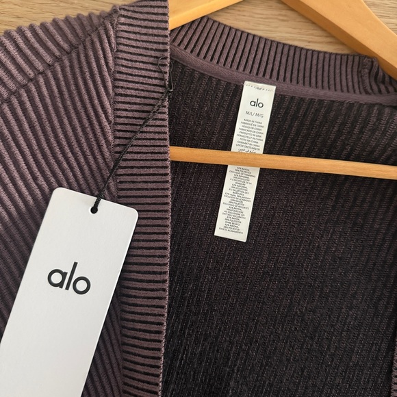 Alo Yoga Denim Knit Shawl in Raisinette/ Black size M/L- NWT - Picture 2 of 8